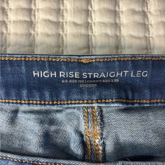 Chico’s High Rise Straight Leg Jeans Women’s Size 18R (3.5R) Raw Hem Blue Denim - Picture 3 of 6